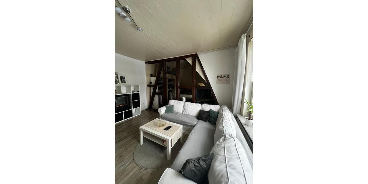 Dachgeschoßwohnung Ilsede - 4 Zimmer, 109 m&sup2;, 700&euro; | Angebot:25367962