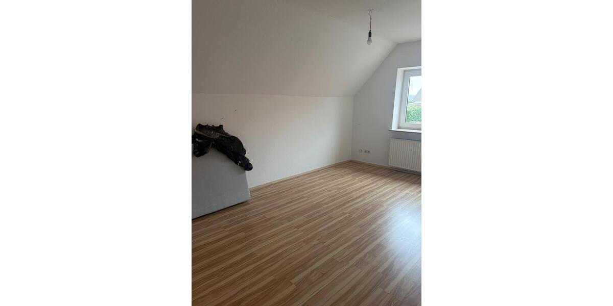 Etagenwohnung Hannover Ricklingen - 4.5 Zimmer, 127 m&sup2;, 920&euro; | Angebot:25625926