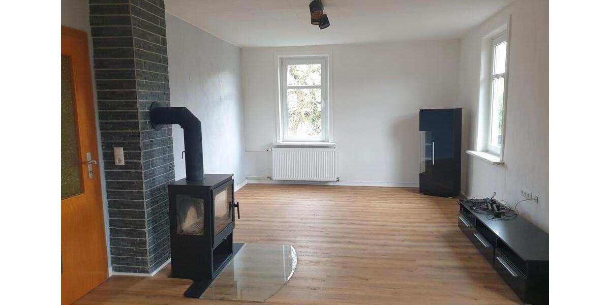 Einfamilienhaus Alfeld (Leine) - 7 Zimmer, 180 m&sup2;, 240.000&euro; | Angebot:25063370