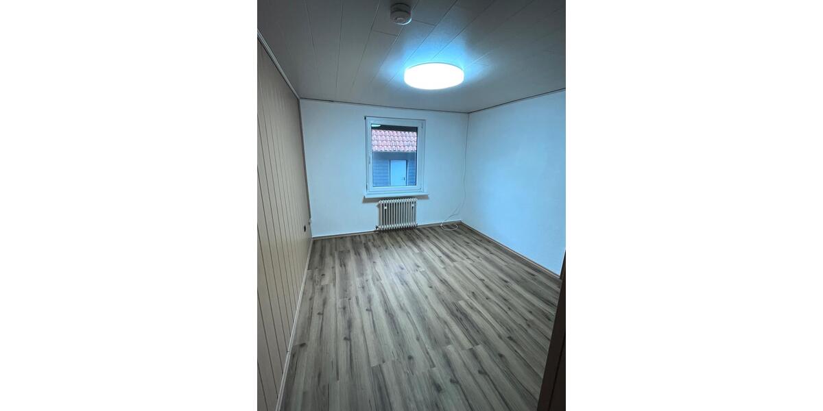 Reihenhaus Delligsen - 7 Zimmer, 195 m&sup2;, 1.050&euro; | Angebot:26603333