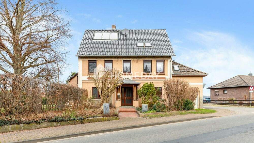 Einfamilienhaus Elze Esbeck - 8 Zimmer, 260 m&sup2;, 349.500&euro; | Angebot:25846119