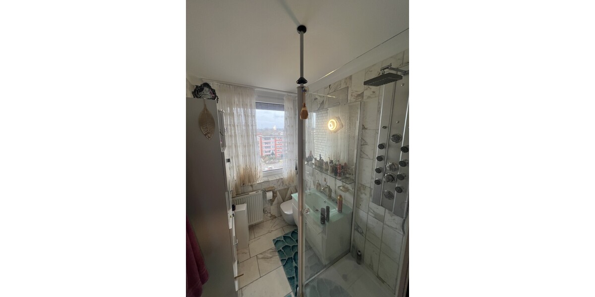 REDUZIERT! Saniertes Penthouse in Laatzen – 3-Zimmer-Traumwohnung mit Balkon & Fahrstuhl! - Einfamilienhaus Laatzen / Gleidingen Gleidingen | Angebot:19590138