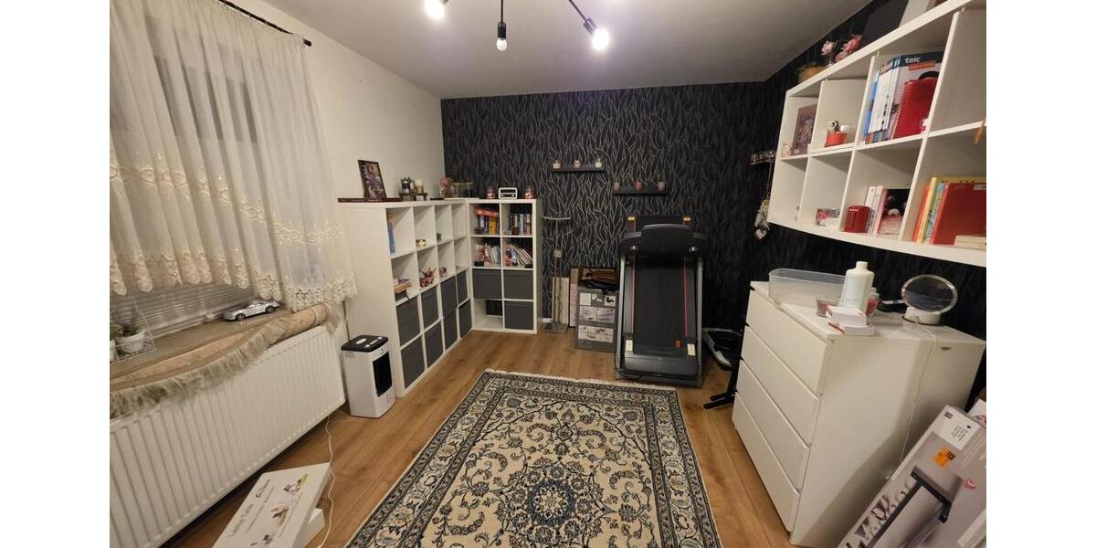 Erdgeschoßwohnung Hannover Linden-Limmer - 3 Zimmer, 130 m&sup2;, 1.500&euro; | Angebot:25925800