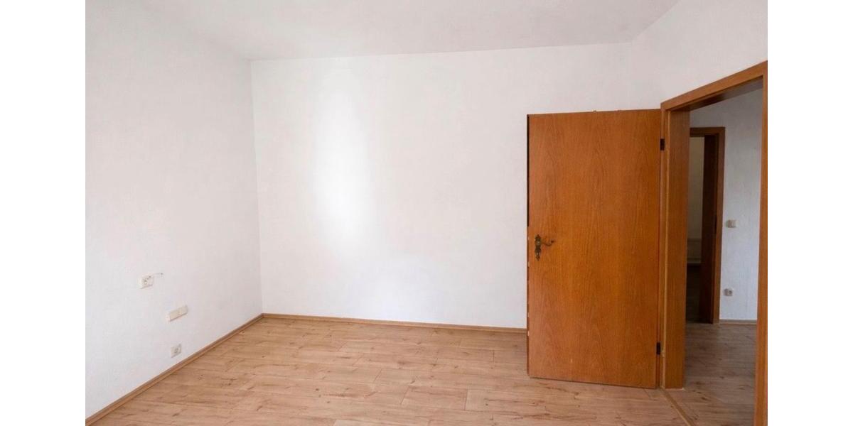 Erdgeschoßwohnung Giesen - 3.5 Zimmer, 128 m&sup2;, 1.150&euro; | Angebot:25957327