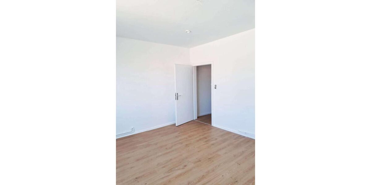 Etagenwohnung Hildesheim - 4 Zimmer, 120 m&sup2;, 960&euro; | Angebot:25904595