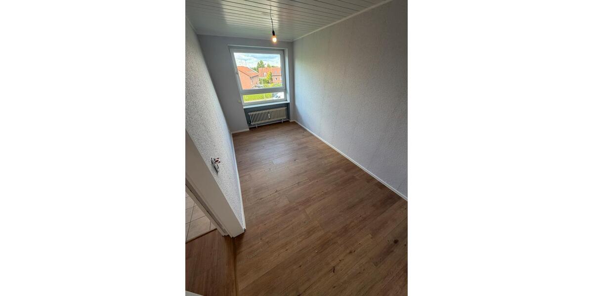 Dachgeschoßwohnung Salzgitter - 3 Zimmer, 65 m&sup2;, 115.000&euro; | Angebot:27111934
