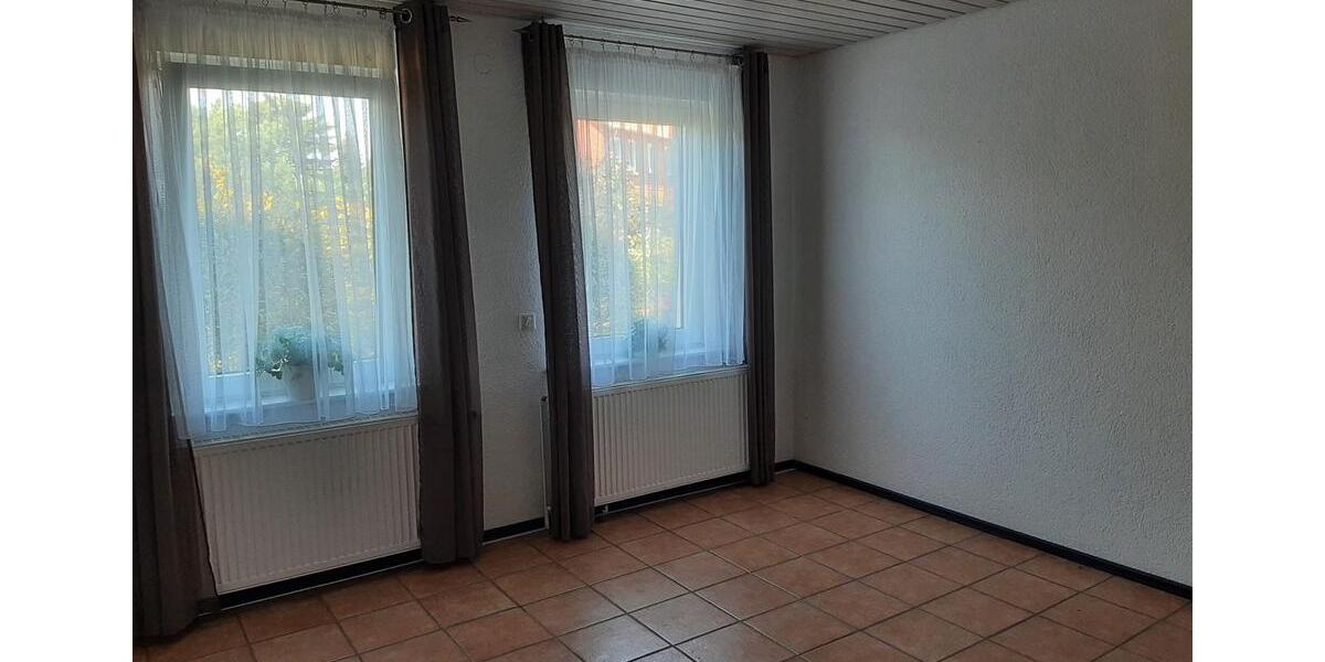 Einfamilienhaus Nordstemmen - 13 Zimmer, 200 m&sup2;, 1.800&euro; | Angebot:26582091