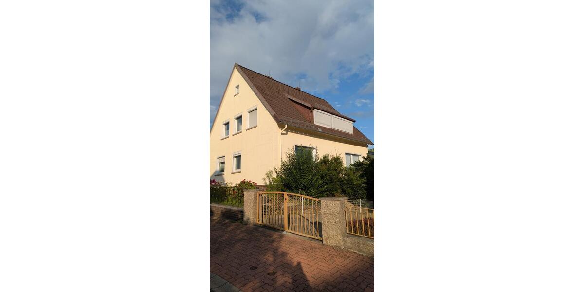 Einfamilienhaus Alfeld (Leine) - 8 Zimmer, 148 m&sup2;, 210.000&euro; | Angebot:24428792