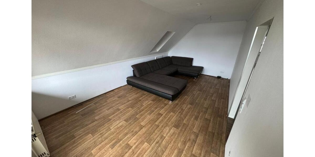 Etagenwohnung Lengede - 6 Zimmer, 151 m&sup2;, 1.350&euro; | Angebot:25293036