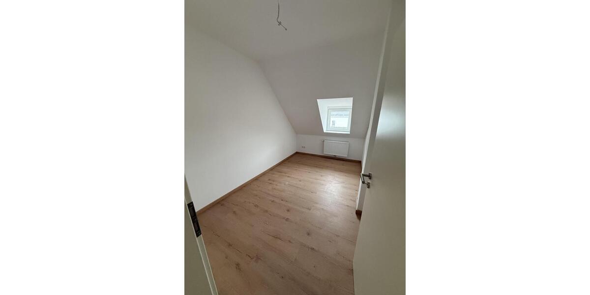 Dachgeschoßwohnung Hildesheim Himmelsthür - 3 Zimmer, 70 m&sup2;, 700&euro; | Angebot:25968346