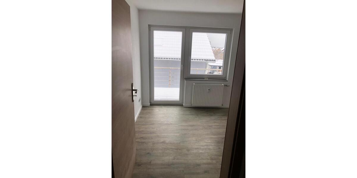 Etagenwohnung Lehrte - 3 Zimmer, 78 m&sup2;, 880&euro; | Angebot:25450518