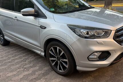 Ford Kuga 152.000 km 11.900 &euro; Adenstedt 31246