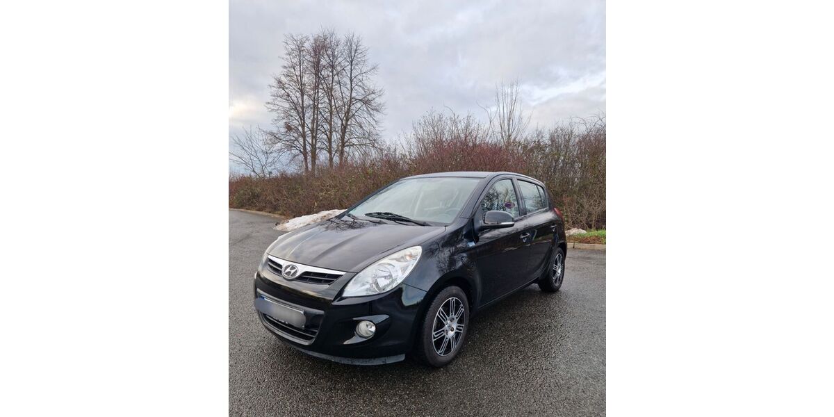 Hyundai i20 102.000 km 3.799 &euro; Hannover 30453