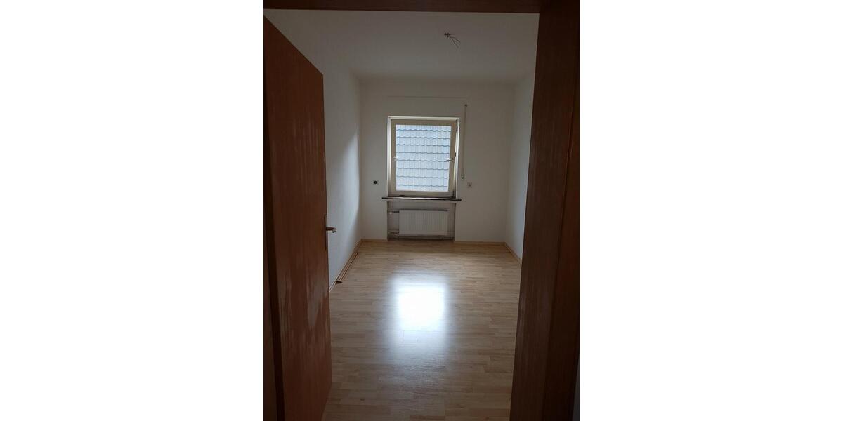 Etagenwohnung Lehrte - 4.5 Zimmer, 100 m&sup2;, 720&euro; | Angebot:26651227