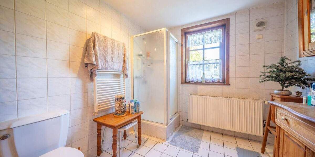 Mehrfamilienhaus, Wohnhaus Giesen Emmerke - 8 Zimmer, 175 m&sup2;, 325.000&euro; | Angebot:25671920