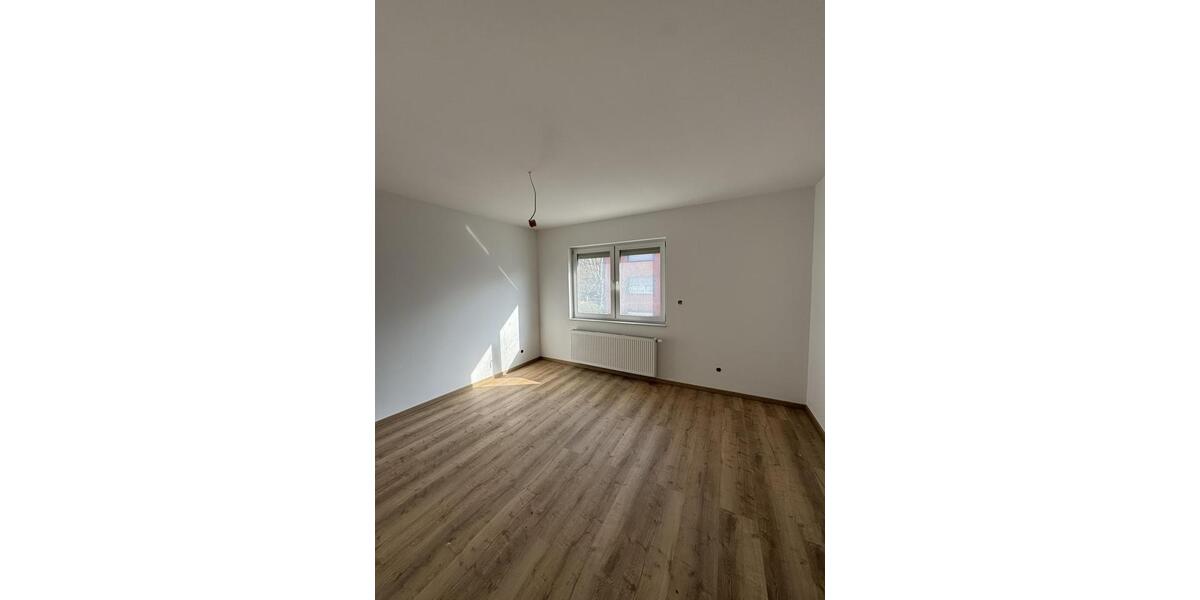Etagenwohnung Delligsen - 2 Zimmer, 82 m&sup2;, 710&euro; | Angebot:25642845