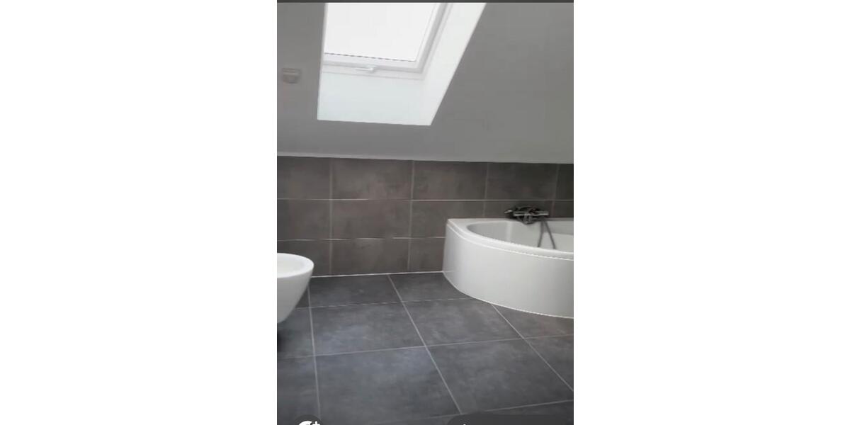 Dachgeschoßwohnung Lengede - 3 Zimmer, 110 m&sup2;, 1.250&euro; | Angebot:25981011