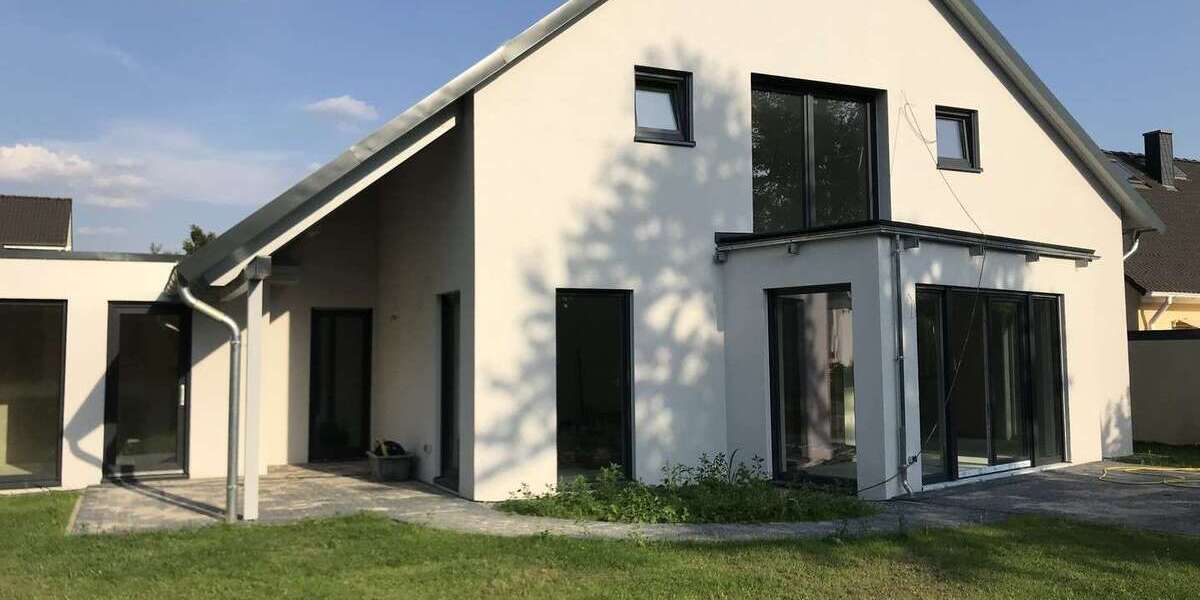Einfamilienhaus Hildesheim Himmelsthür - 4 Zimmer, 140 m&sup2;, 1.500&euro; | Angebot:25973193