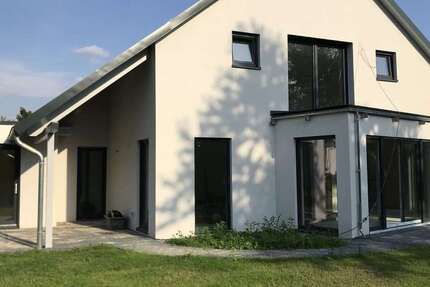 Haus Hildesheim Himmelsthür - 4 Zimmer, 140 m&sup2;, 1.500&euro; | Angebot:25973193
