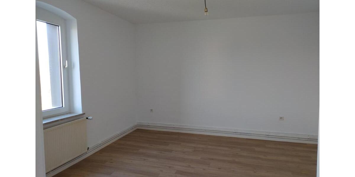 Etagenwohnung Bad Salzdetfurth - 4 Zimmer, 106 m&sup2;, 750&euro; | Angebot:25650355