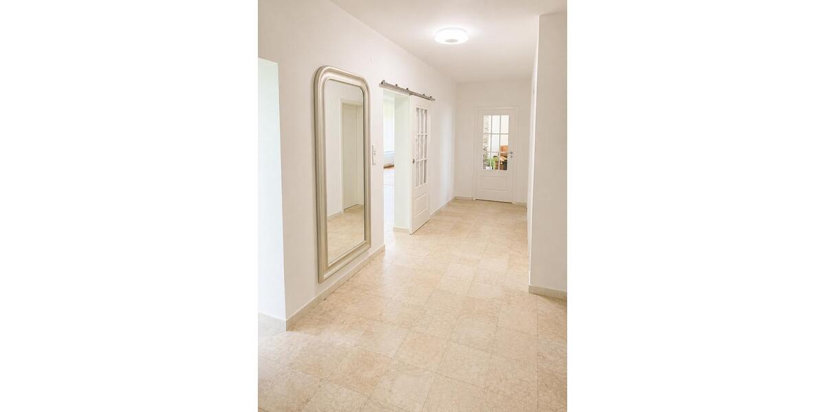 Hochparterre Laatzen - 4 Zimmer, 165 m&sup2;, 2.000&euro; | Angebot:26616525