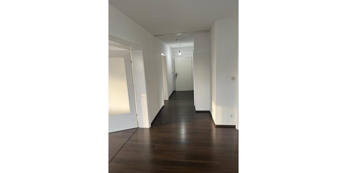 Etagenwohnung Lehrte - 3 Zimmer, 82 m&sup2;, 1.000&euro; | Angebot:25640691
