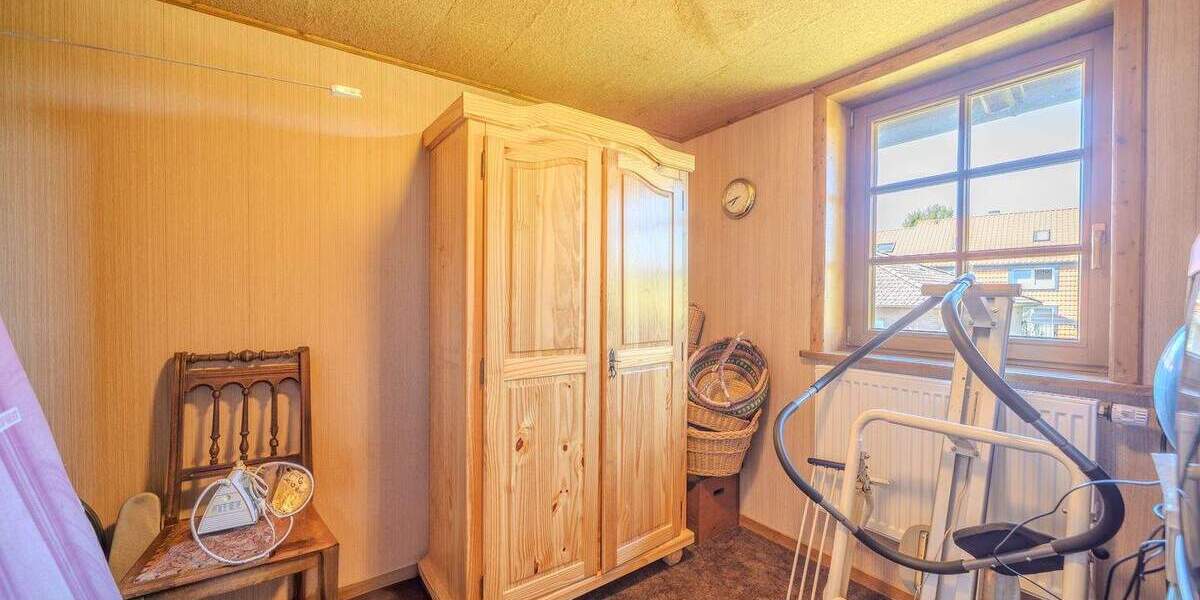 Mehrfamilienhaus, Wohnhaus Giesen Emmerke - 8 Zimmer, 175 m&sup2;, 325.000&euro; | Angebot:25671920