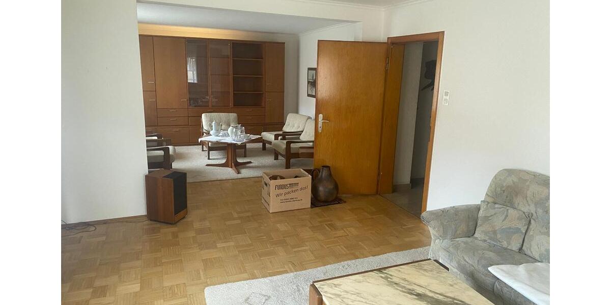 Etagenwohnung Hildesheim - 9 Zimmer, 228 m&sup2;, 1.650&euro; | Angebot:25022857