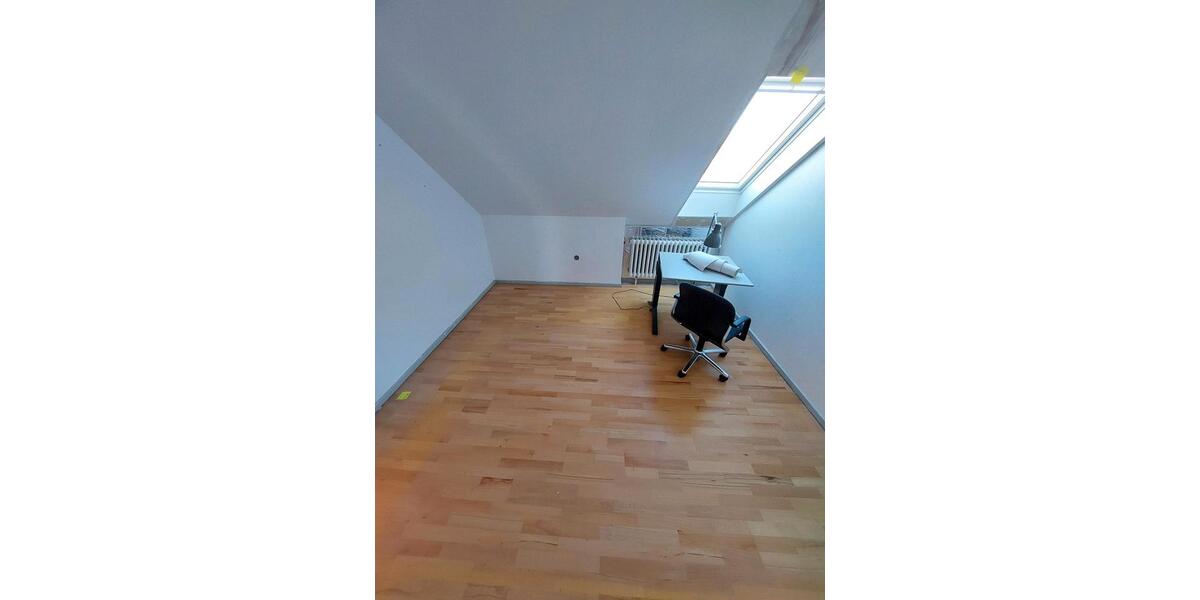 Etagenwohnung Hildesheim Itzum-Marienburg - 7 Zimmer, 15 m&sup2;, 300&euro; | Angebot:25418755