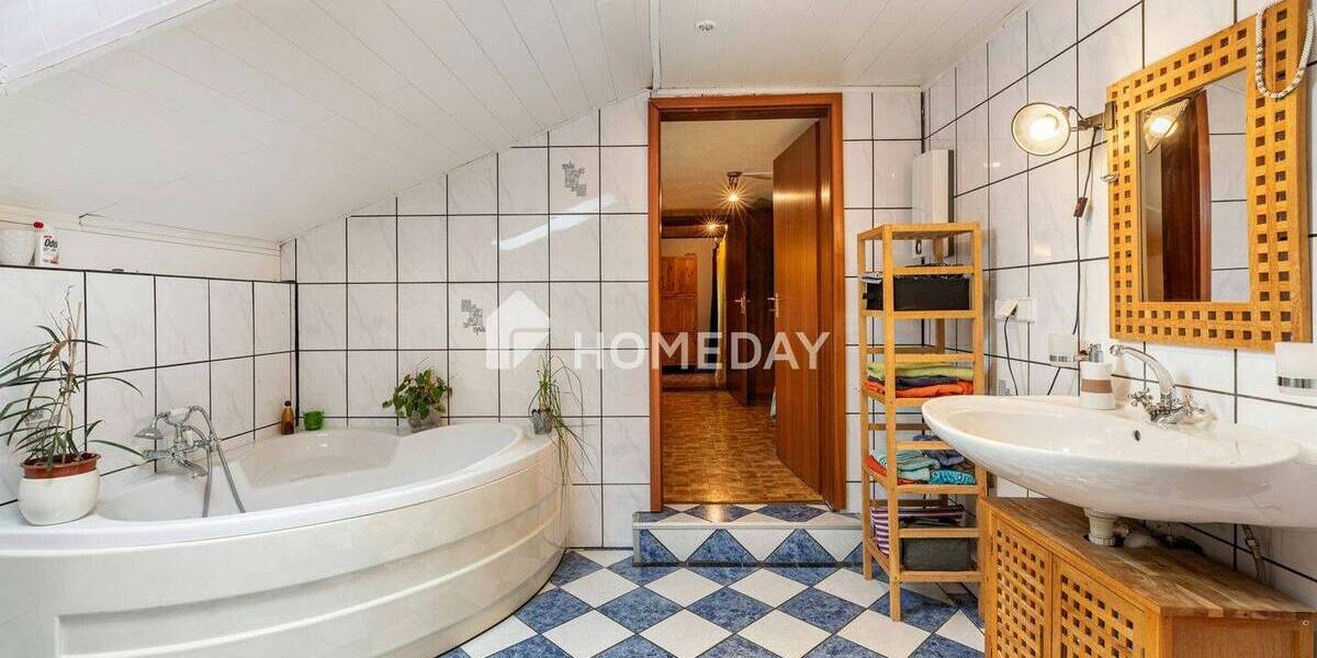 Einfamilienhaus Bad Salzdetfurth Östrum - 8 Zimmer, 182 m&sup2;, 145.000&euro; | Angebot:25684151