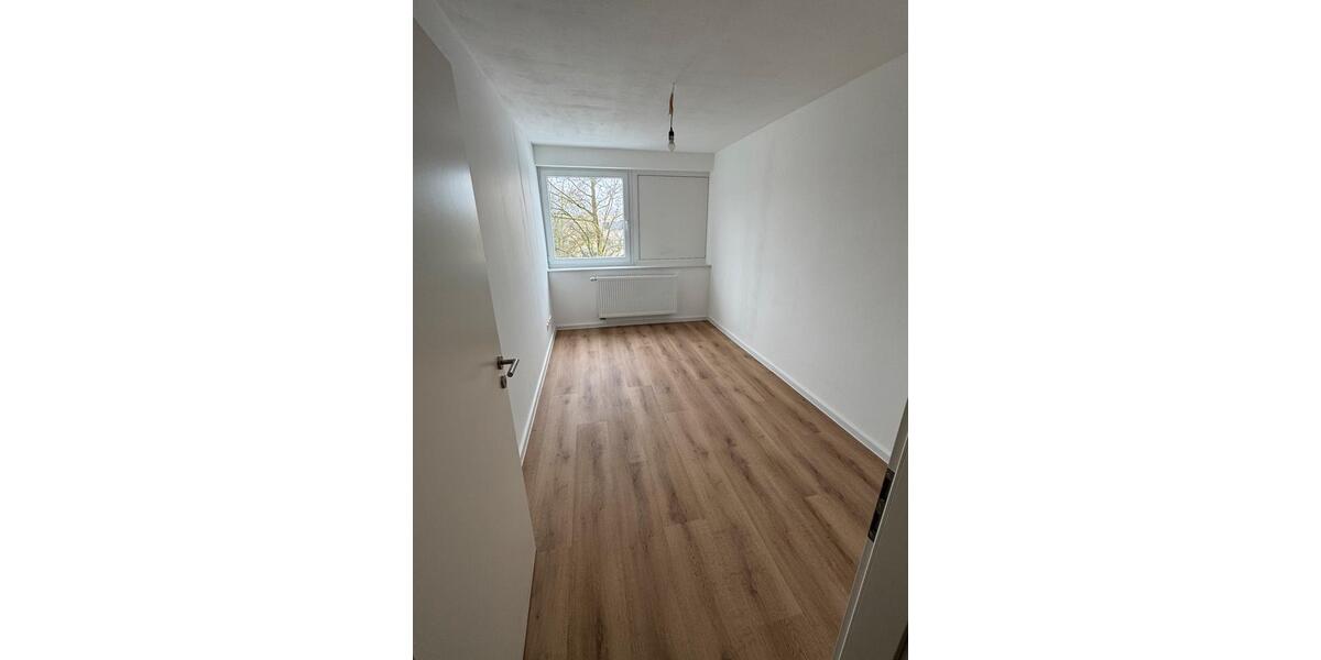 Etagenwohnung Hemmingen - 3.5 Zimmer, 85 m&sup2;, 1.495&euro; | Angebot:25930708