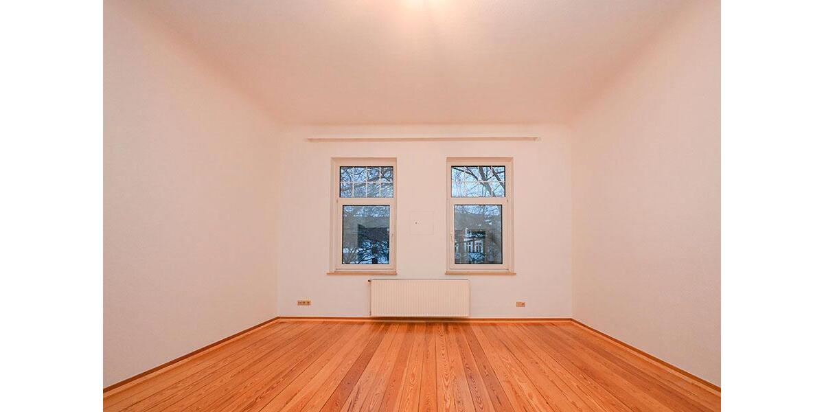 Einfamilienhaus Hildesheim - 11 Zimmer, 360 m&sup2;, 2.500&euro; | Angebot:25415382