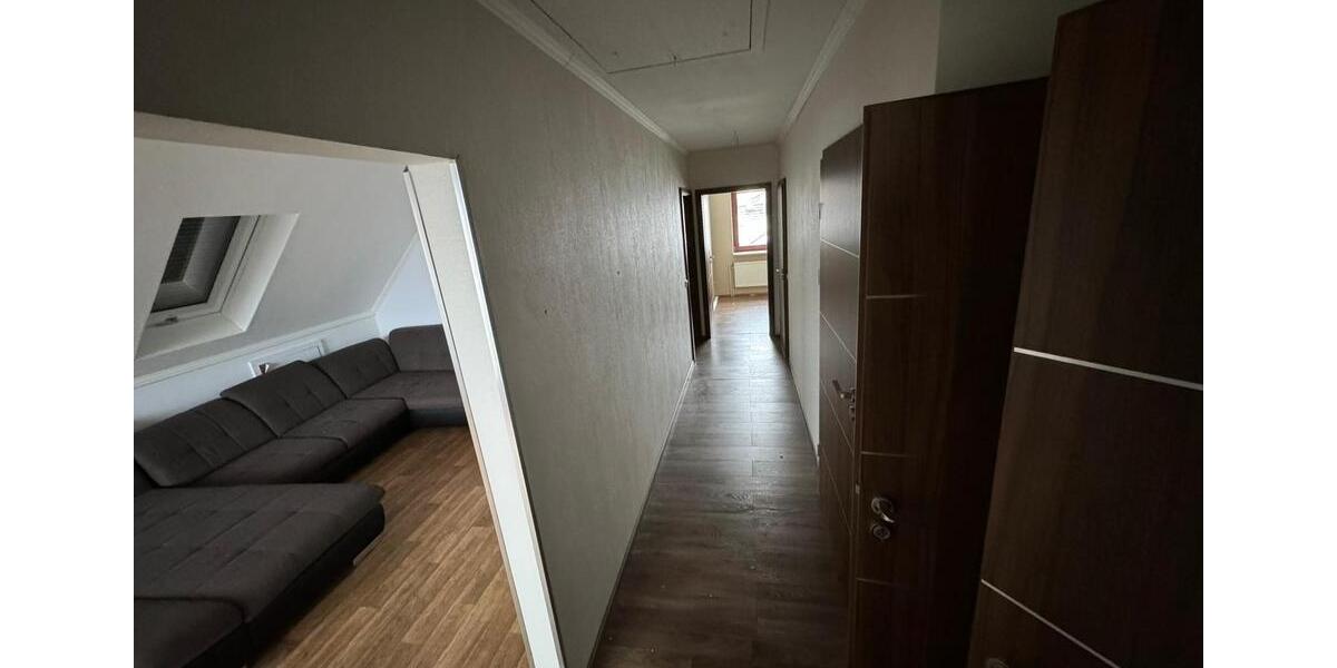 Etagenwohnung Lengede - 6 Zimmer, 151 m&sup2;, 1.350&euro; | Angebot:25293036