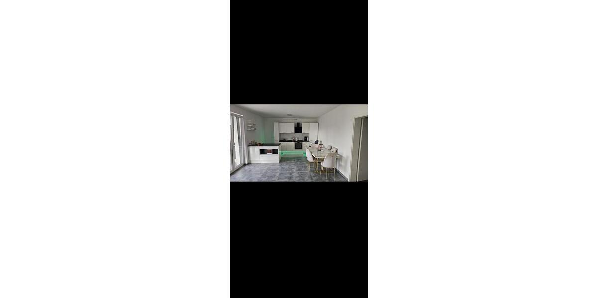 Etagenwohnung Sehnde - 3.5 Zimmer, 110 m&sup2;, 1.190&euro; | Angebot:23842178