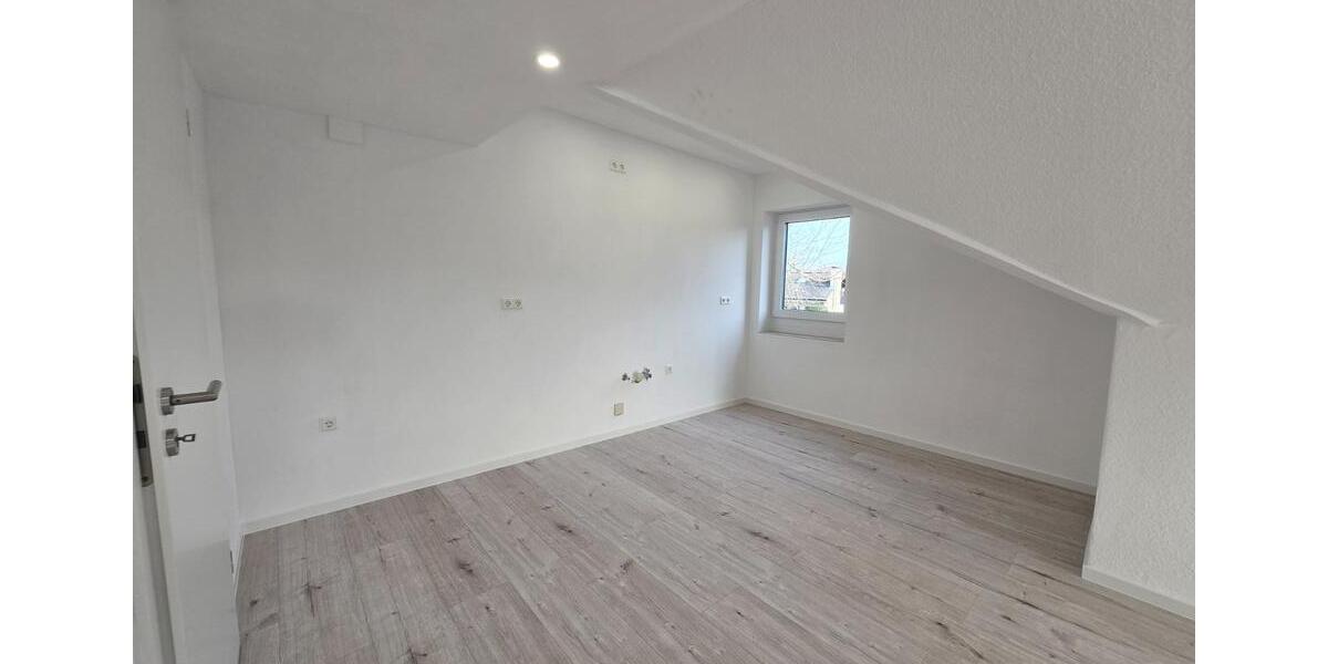 Dachgeschoßwohnung Ronnenberg - 3 Zimmer, 97 m&sup2;, 900&euro; | Angebot:25674744