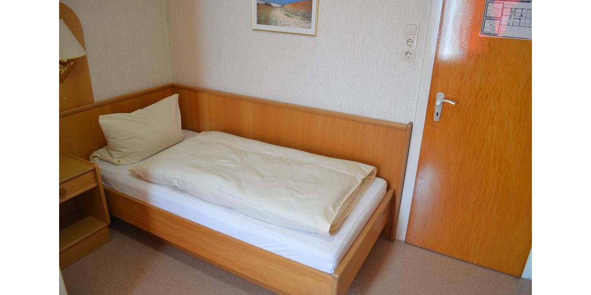 Einfamilienhaus Hildesheim Oststadt/Stadtfeld - 20 Zimmer, 380 m&sup2;, 1.200.000&euro; | Angebot:25408003