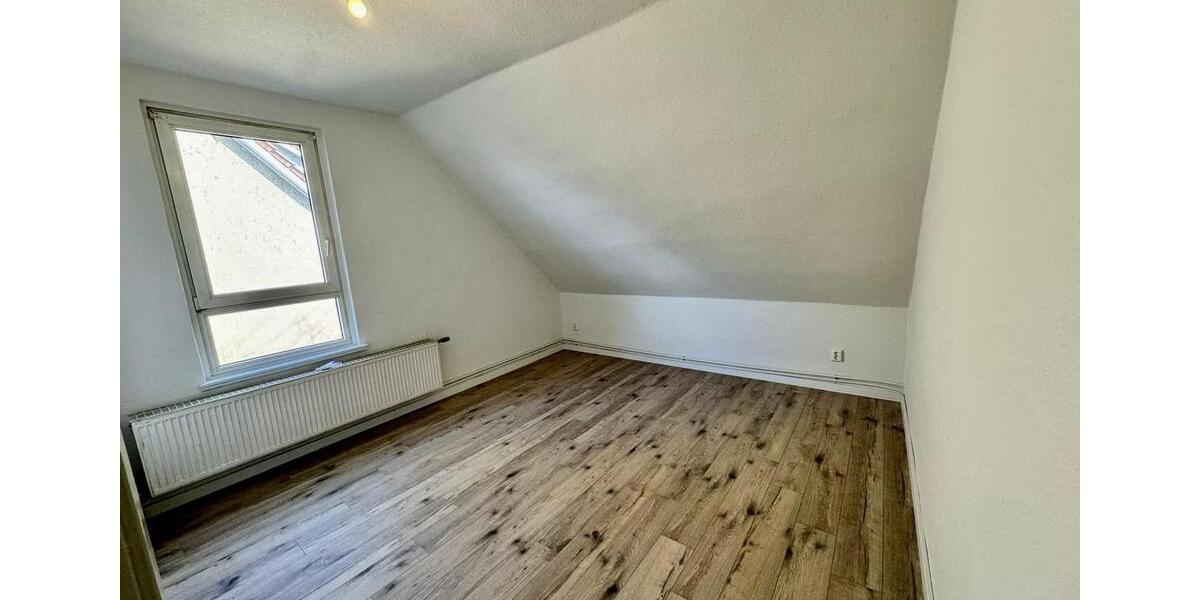 Dachgeschoßwohnung Hildesheim Himmelsthür - 2 Zimmer, 76 m&sup2;, 760&euro; | Angebot:25843741