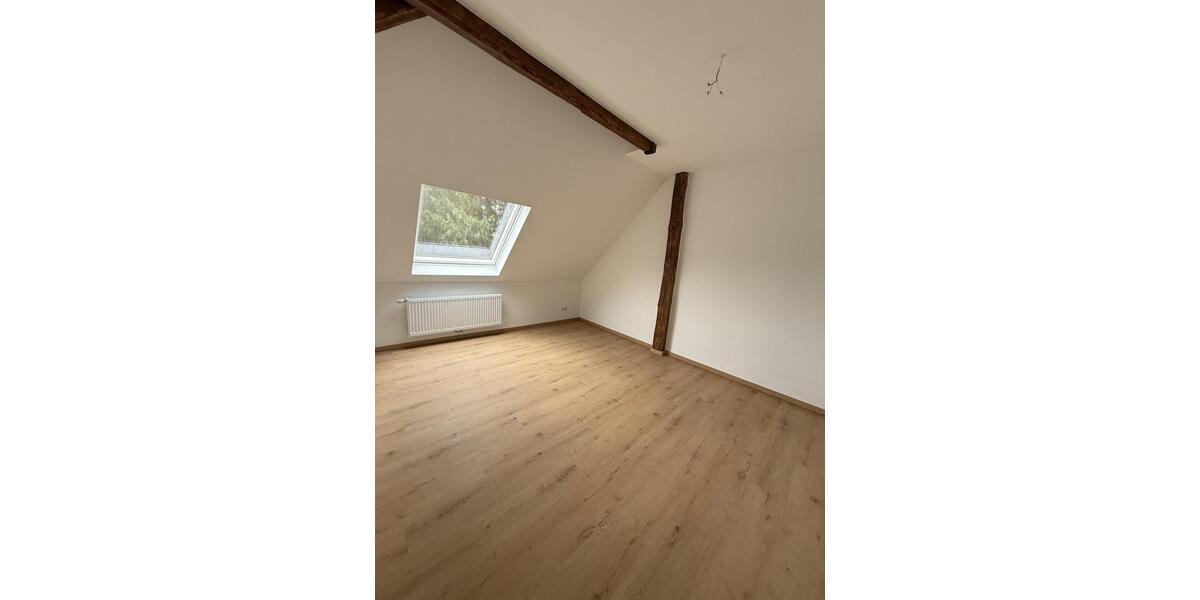 Dachgeschoßwohnung Hildesheim Himmelsthür - 3 Zimmer, 70 m&sup2;, 700&euro; | Angebot:25968346