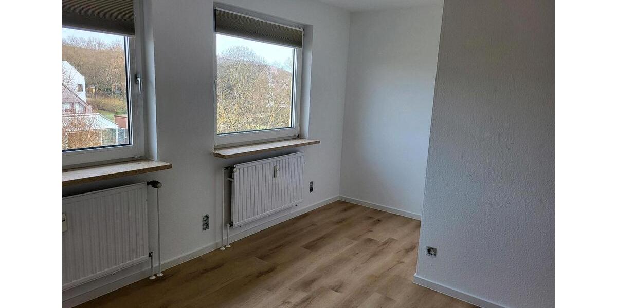 Etagenwohnung Hildesheim Bockfeld - 3 Zimmer, 93 m&sup2;, 1.000&euro; | Angebot:25571875