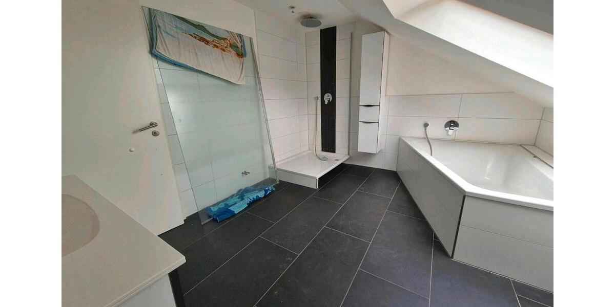 Dachgeschoßwohnung Coppenbrügge - 3.5 Zimmer, 90 m&sup2;, 675&euro; | Angebot:26656890